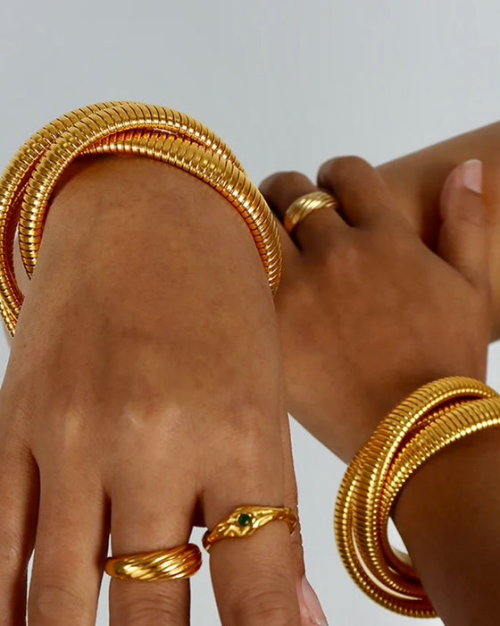 Pulsera Triple Dorada